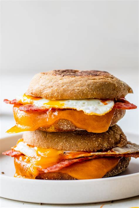 English Muffin Breakfast Sandwich - Recipe Chronicle