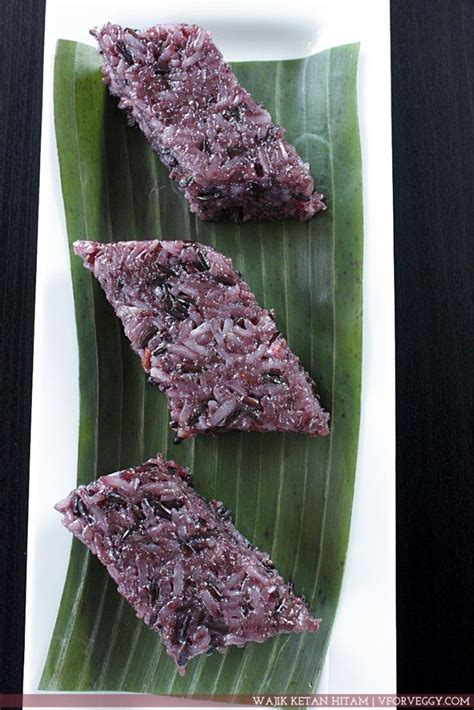 Wajik Ketan Hitam (Indonesian Sticky Rice Cake) | Rice cakes, Sticky ...