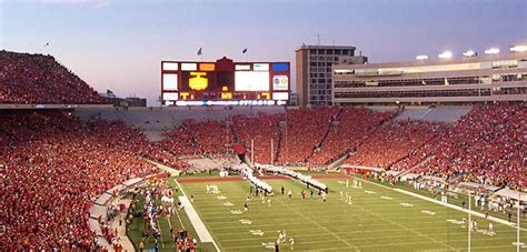 Wisconsin Badgers Football Tickets | Vivid Seats