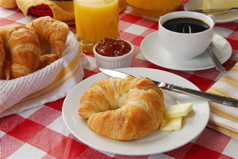 ¿En qué consisten los desayunos más típicos de hotel? | Desayuno ...