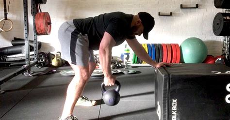 Vertical Pull Exercises With Dumbbells | EOUA Blog