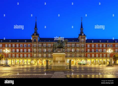 Madrid Spain, city skyline night at Plaza Mayor Stock Photo - Alamy