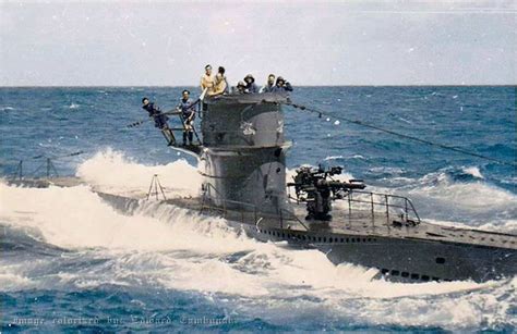 Das U-Boot in Farbe | German submarines, Submarines, Navy ships