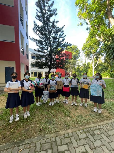 Temasek Secondary School Has 'Anything But A Bag' Day, Rewards Students ...