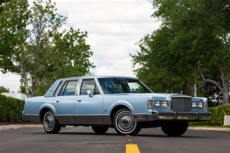 1986 Lincoln Town Car | Orlando Classic Cars