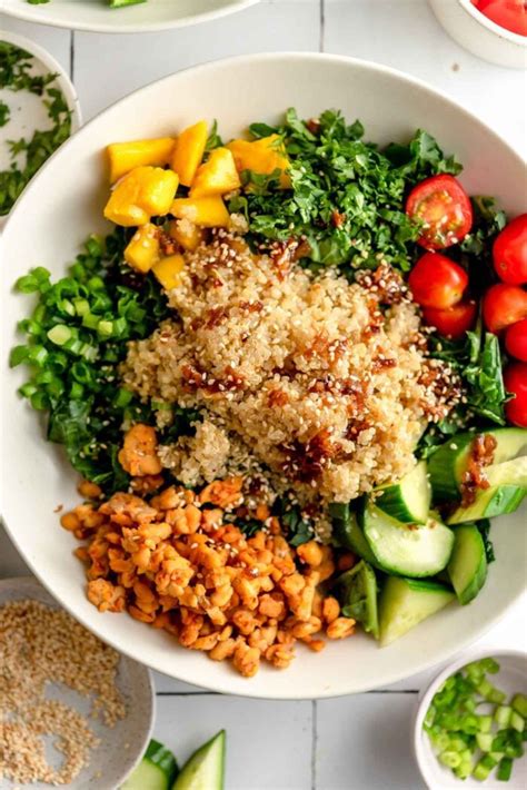 Vegetarian Quinoa Grain Bowl Recipe with Kale and Tempeh