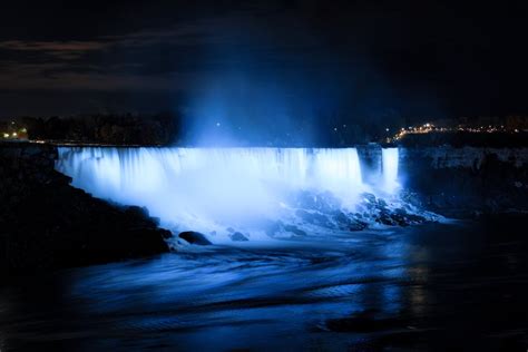 Illuminated Waterfall at Night · Free Stock Photo