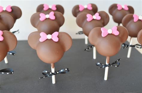 Minnie Mouse Cake Pops - CakeCentral.com