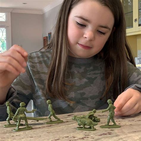 Girl's wish for women toy soldiers granted after viral letter to toymaker - ABC News