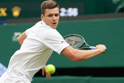 Hurkacz soaks up gain from rain to get ready for Federer | Reuters