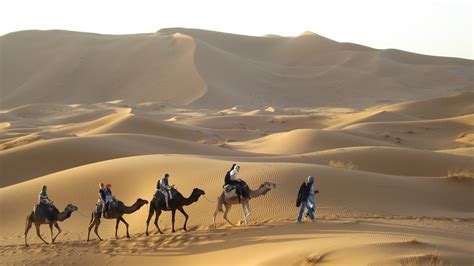 Travel in Morocco - A Nomad among the nomads in the Sahara desert