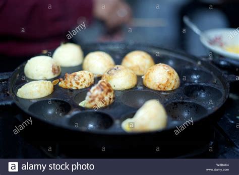 Japanese Traditional Takoyaki fastfood at Street food market Stock ...