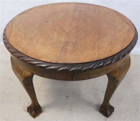 Chippendale Style Round Walnut Coffee Table | 156454 | Sellingantiques.co.uk