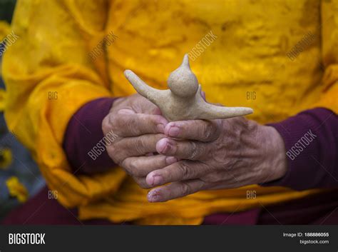 Tibetan Monk Sculpted Image & Photo (Free Trial) | Bigstock