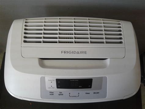 Lot Detail - Frigidaire Dehumidifier High Moisture 70 Pints