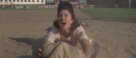 CLASSIC MOVIES: A LEAGUE OF THEIR OWN (1992)