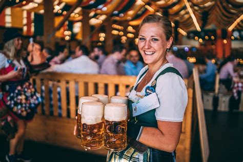 The perfect Dirndl for Oktoberfest - Oktoberfest.de