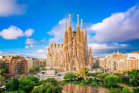 How to Avoid Crowds in Barcelona, Spain