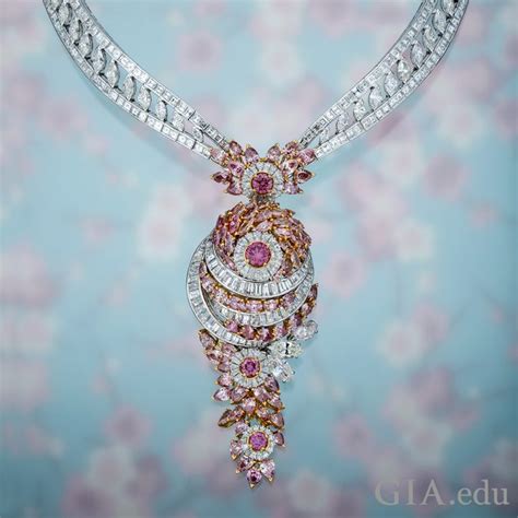 Pink diamond necklace - GIA 4Cs