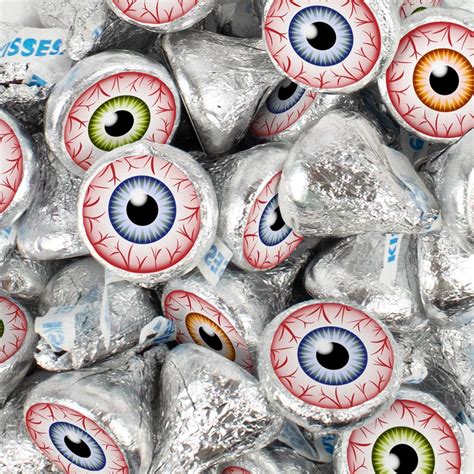 Amazon.com : 100 Pcs Chocolate Eyeballs Halloween Silver Candy Party ...