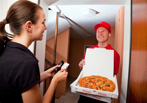 How Much Should You Tip A Pizza Delivery Driver?