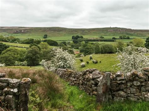 Rosedale Abbey Walk via the Railway and Blakey Ridge - She walks in England