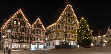 Weihnachtlicher Marktplatz Leonberg Foto & Bild | marktplatz, rathaus ...