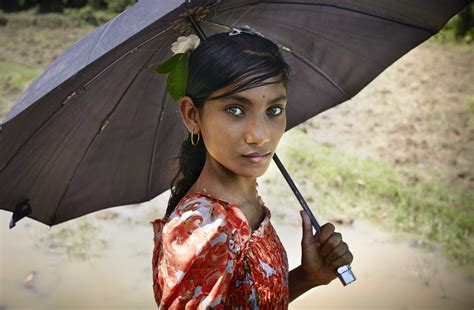 Rohingya with blue green eyes, hazel eyes, light eyes