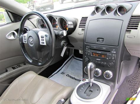 2006 Nissan 350Z Touring Roadster Frost Leather Dashboard Photo ...