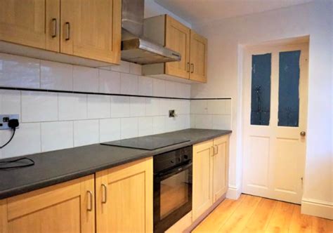 2 bed in Salford - The Property Den