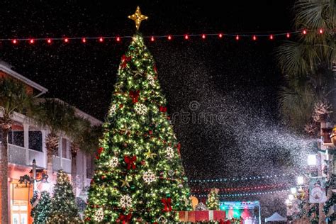 CELEBRATION, FLORIDA, USA - DECEMBER, 2018: Christmas with Beautiful Lights and Snow Editorial ...