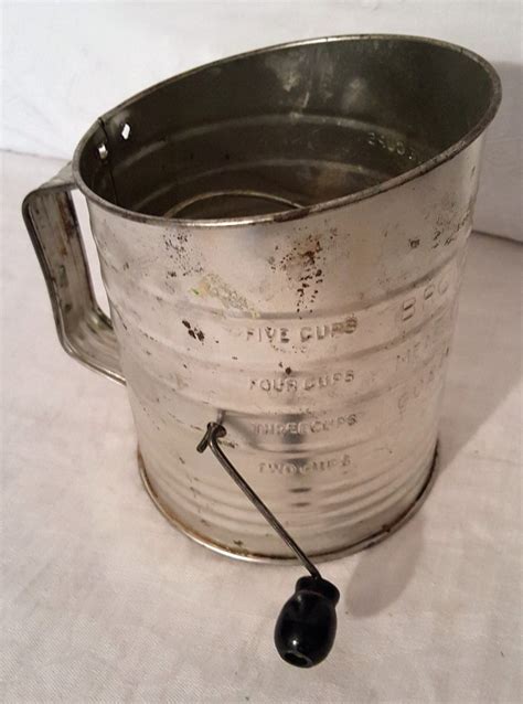 Bromwells Sifter 5 Cup Measuring Sifter Black Knob Vintage