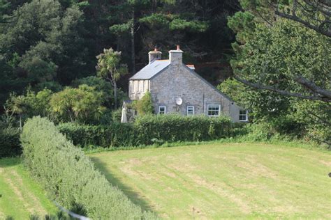 Rowesfield cottage © Andrew Abbott :: Geograph Britain and Ireland