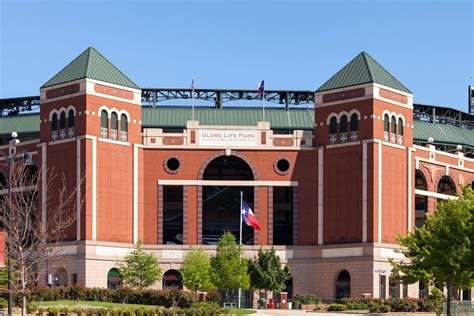 Howard Johnson by Wyndham Arlington Ballpark / Six Flags | Arlington, TX Hotels