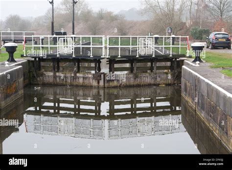 Saltersford Locks, River Weaver, Cheshire Stock Photo - Alamy