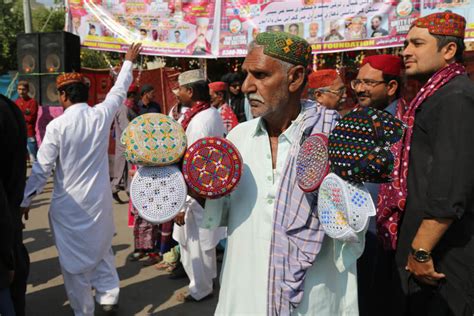 Sindhi Dress | Traditional and Cultural Sindhi Dresses