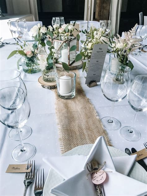 Hochzeitsdeko rustikal Holzscheiben Eukalyptus Vintage Rosen Jute Kupfer Roségold | Rustikale ...