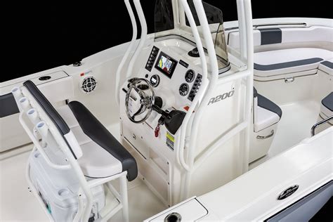 2021 Robalo 200 Center Console - Gallery