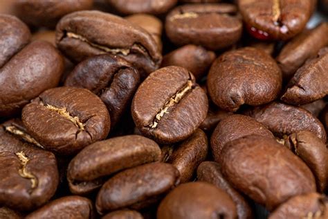 Roasted coffee beans background, closeup - Creative Commons Bilder