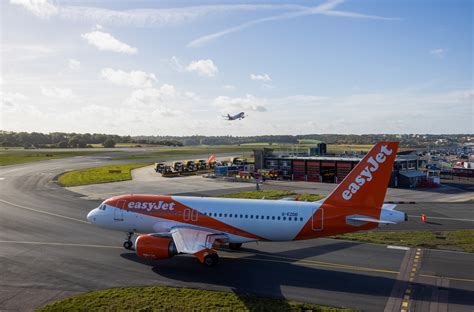 EasyJet Shareholders Approve $20 Billion Plane Order - Bloomberg