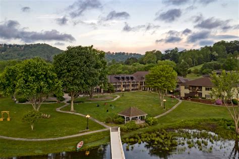 The Ridges Resort on Lake Chatuge - Stash Hotel Rewards