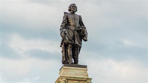 Samuel de Champlain Statue, Old Quebec holiday accommodation: short ...