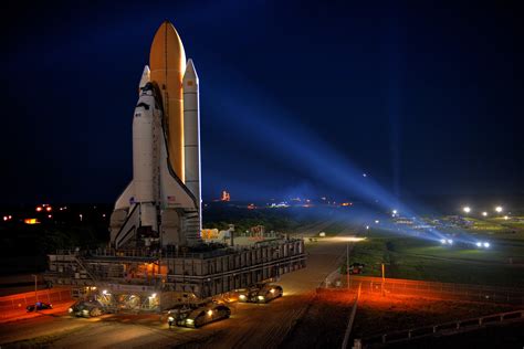 Download Launching Pad Space Shuttle Shuttle NASA Vehicle Space Shuttle Discovery HD Wallpaper