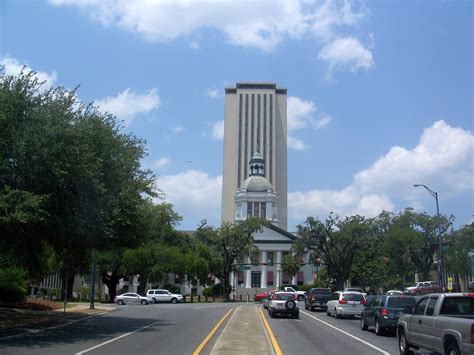 File:Tallahassee FL old and new capitol01.jpg - Wikimedia Commons