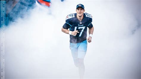 Titans QB Ryan Tannehill Takes Flight as a New Pilot