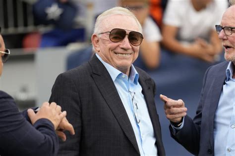 Jerry Jones' big year: Cowboys top Forbes' NFL list again, and that's ...