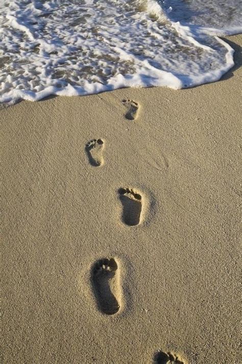 Footprints in the Sand (Poem) | Footprints in the sand tattoo, Sand footprint, Footprint