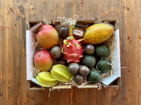 Comprar frutas exóticas: una caja de frutas ¡recién cortadas!