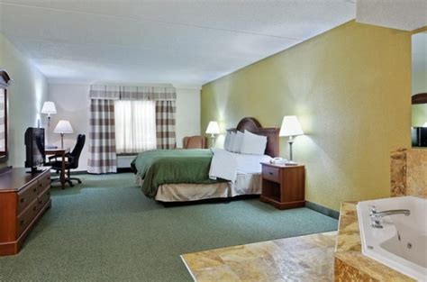 7 Hotels With Jacuzzi in room in Charlotte, North Carolina