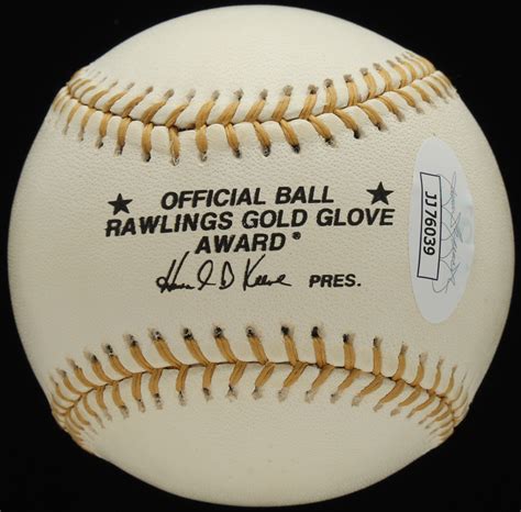 Omar Vizquel Signed Rawlings Gold Glove Award Baseball (JSA COA ...